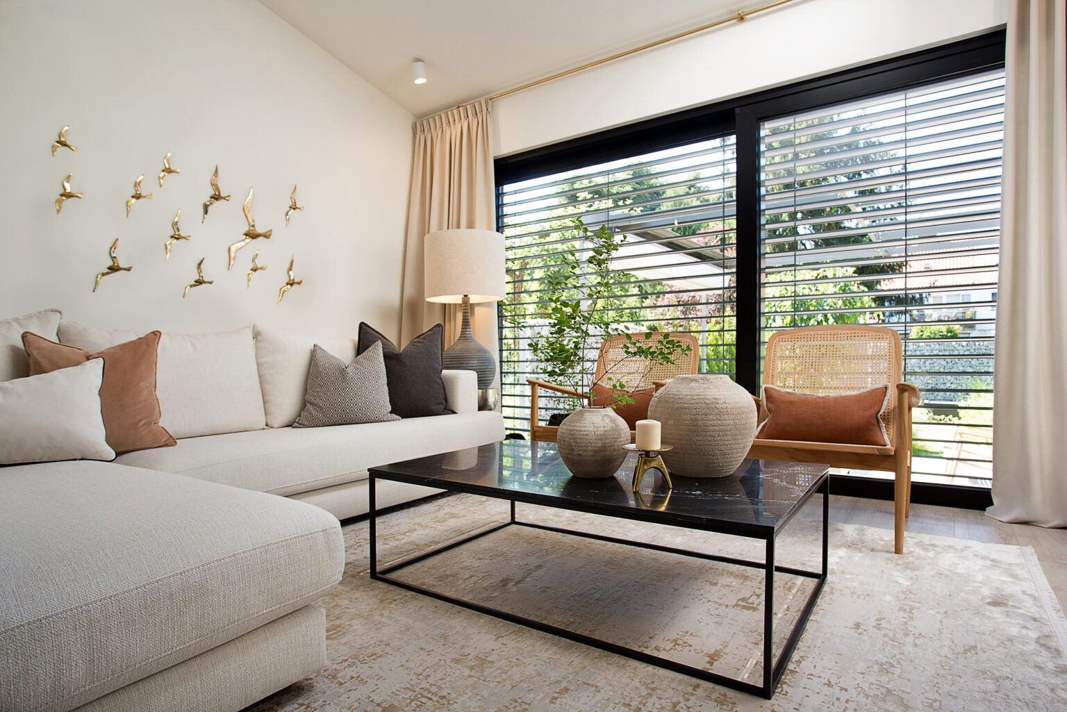 Estetyczne minimalistyczne wnętrze